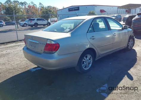 2006 Toyota Camry Le V6 z USA, uszkodzony, nr VIN 4T1BF32K86U117216